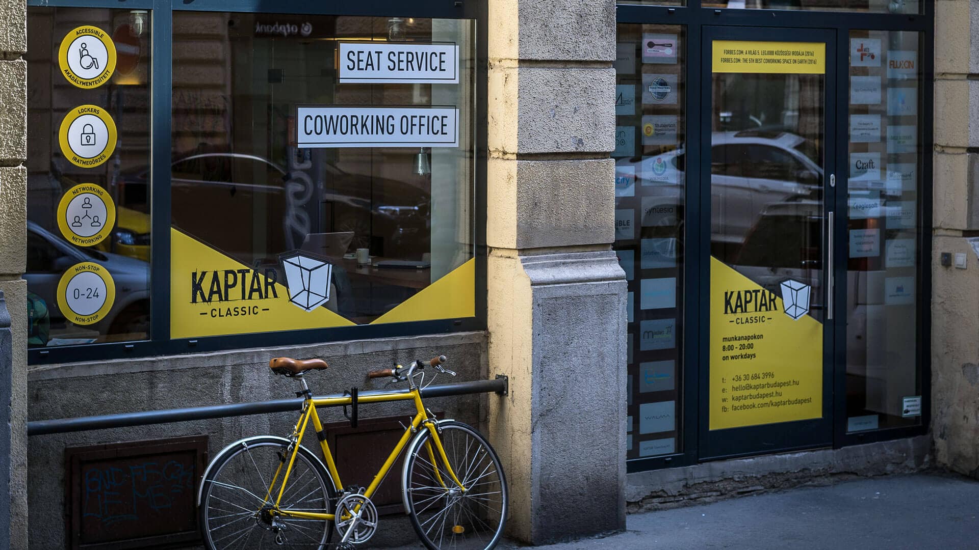 A KAPTÁR Classic bejárata - KAPTÁR Coworking Budapest. Megbízható székhelyszolgáltatás.